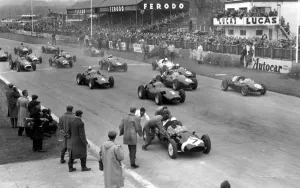 Sport Prints: Goodwood England Goodwood International 100 miles event. Stirling Moss in his