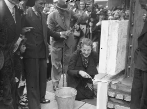 Gracie Fields lays foundation stone of new Prince of Wales Theatre. Gracie Fields