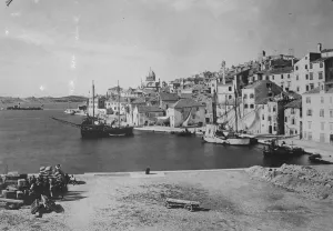 Grave Anti Italian riots in Yugoslavia. A general view of the town of Sebenico