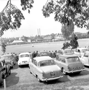 Spectators Prints: Gravesend Cricket Week - 30th May 1961 Kent v Worcestershire A view of the Bat