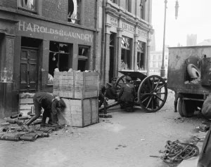 Conflict Prints: The Great Battle of Dublin. An Irish Free State 18 pounder gun bombarding the Four