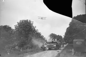 Great mechanical army on Salisbury Plain. An aerial attack on the mechanicalised