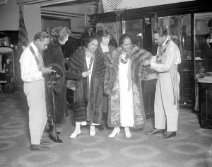 Furs Prints: Hawaiians in London. Hawaiian shopping in selfridge s. 14 January 1921