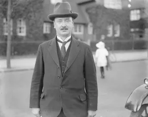 Heavy poll expected in North Hammersmith by election. Mr J G Gardner, the Socialist