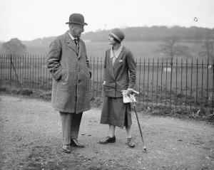 Hertfordshire Hunts new Lady Master buys some of retired Masters horses. Miss