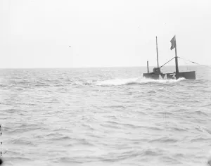 Diving Prints: HMS Submarine No 3 Splash on the conning tower 30 March 1920