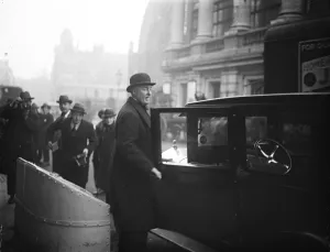 Hobbs again at Bow Street Great public interest was taken in the further appearance