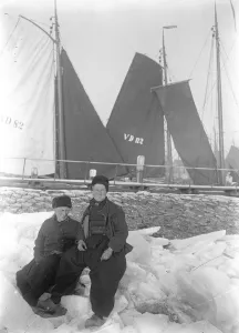 Holland Ice Bound Telegrams from Holland state a hard frost and fierce cold prevail