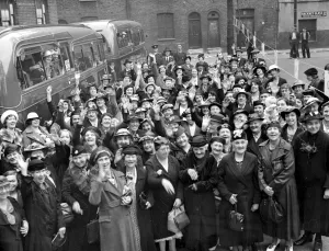 Dresses Prints: Hoxton Market Mission outing. 18 July 1939