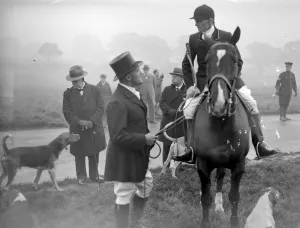 Hunting Prints: The hunt in Kent. 1933