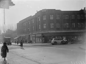 Motorcar Prints: Hurst Court. 1935