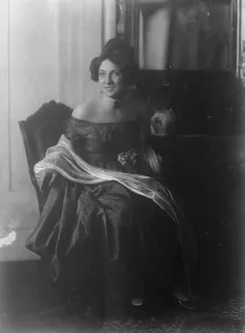 Infatuated daughter of German Admmiral snatched from a mystic Olga Von Pohl