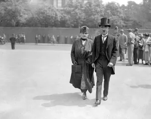 Top Hat Prints: Inspection of the Yoemen of the Guard at St James Palace. Mr and Mrs Rudyard Kipling