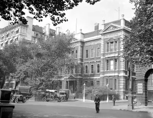 Institution of electrical engineers, Victoria Embankment. 7 September 1928