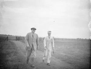 International motor gliding competition at Lympne Lord Edward Grosvenor, who holds