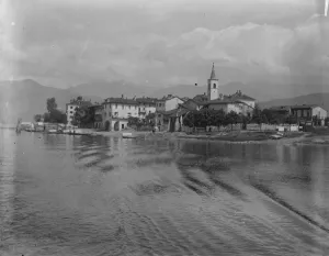 Isola dei Pescatori (lit. Fishermen?s Island) is an island of Lago Maggiore in northern