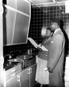 Fifties Prints: A Jamaican couple choosing a kitchen 1959