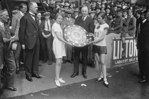 Female Prints: Junior inter-county athletic championships at Stamford Bridge. Sir W Joynson Hicks
