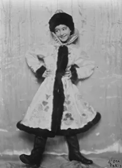 Madame Dora Collection: Keeping in memory the picturesque costumes of pre war Russia. Entertainer in Paris