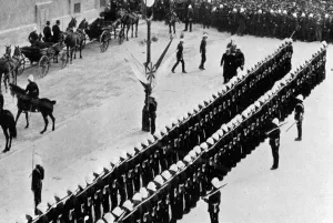 Royal Families Prints: King Edward VII and his Maltese corp. His Majesty inspecting a guard of honour of