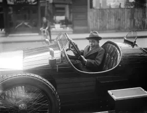 King Feisuls son buys a car. The Emir Ghazi, the Crown Prince of Iraq and only