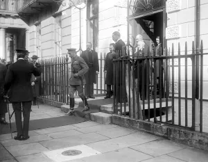Railings Prints: King George V visits the Portuguese Mission at their legation at Gloucester Place, London