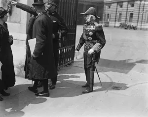 King holds an Investiture Admiral Sir Edmund Fremantle who attended the investiture 10
