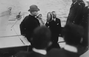 How the King and Queen of Greece went into exile The departyure of the King and Queen of Greece