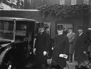 The King received the Prime Minister at Buckingham Palace, when Mr Ramsay MacDonald