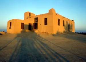Kuwait - old mud-brick house, built in the traditional Kuwaiti style, on the island