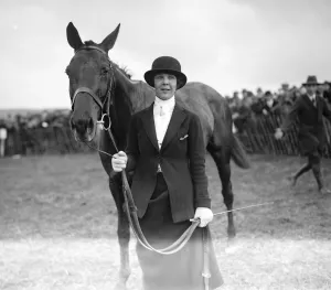 Ladies compete ins and W Wilts, Point to Point races at Kingston Deverill. Miss L St Maur