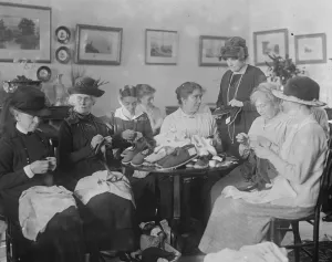 Lady Baths twine shoe industry at Longleat. The Marchioness giving instruction