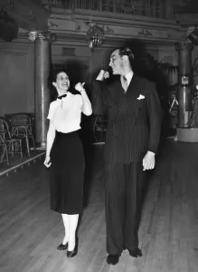 Lambeth Walk - dance The Lambeth Walk is a song from the 1937 musical Me and My Girl