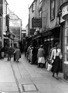 The Lanes, Brighton The Meeting House, Julian Chalcraft antiques, R J Eales