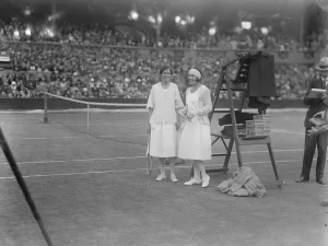 Lawn Tennis Championships at Wimbeldon Mlle Lenglen and Mrs Peacock who met in