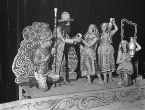 Le Miroir Juif at the London Pavilion. Eleazar and Rebecca. 3 March 1926