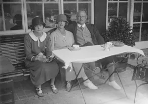 Le Touquet golf links. P G Wodehouse, with wife and daughter. 1925