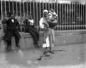 The lemonade seller on the street in Cairo, Egypt. 1920s
