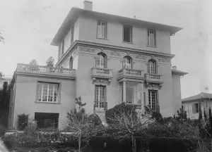 Les Bruyeres Duke of Connaughts house on the Riviera. 13 December 1926