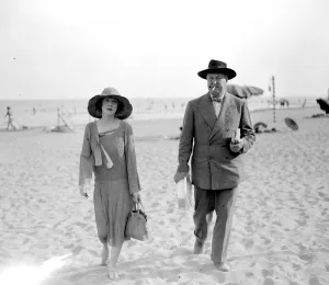 On the Lido. Lady Diana Duff Cooper and Mr St John Hutchingson