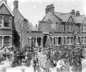 Home Prints: London Air Raid. 1914-1918