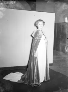 London girl will be Madame Recamier British industrys fair. Miss Iris Leslie