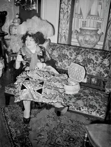 London will see its own music Hall coster Queen do the Lambeth Walk when Kate Carney