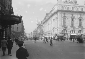 London Piccadilly 20 May 1927