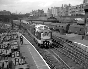 The Flying Scotsman Prints: London: Record breaking Flying Scotsman left Kings Cross for Edinburgh