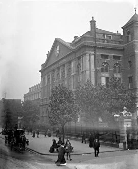 Street Collection: London scenes. The Royal London Hospital in Whitechapel. Early 1900s