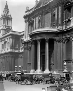 London Prints: London. St Pauls cathedral, designed by Sir Christopher Wren in 1673