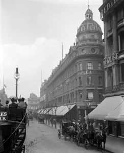 London Street scene. The busy street outside the Maples and Co. Furniture Store