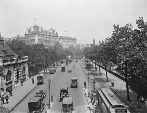 Hotel Prints: London, The Victoria embankment, with a view of the Cecil and Savoy hotels 30 August