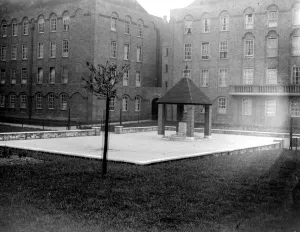 Fountain Prints: London Wapping flats. 1933